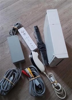 Nintendo Wii console met controller, nunchuck - 0