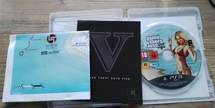 Grand Theft Auto V - Playstation 3 - 2