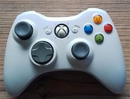 Xbox360 controller. Volledig schoon, nieuwe thumbsticks - 0