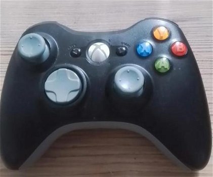 Xbox360 controller. Schoongemaakt. Nieuwe thumbsticks erin - 0