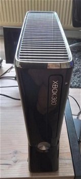 Xbox360 slim 250gb met controller en voeding - 1