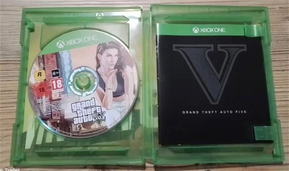 Grand Theft Auto V - Xbox One - 2