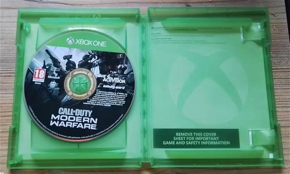Call of Duty Modern Warfare - Xbox One - 2