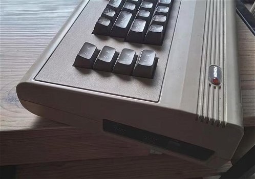 Commodore 64 breadbin. Defect - 2