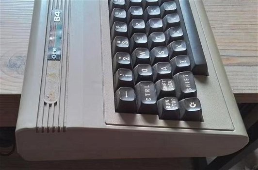 Commodore 64 breadbin. Defect - 3