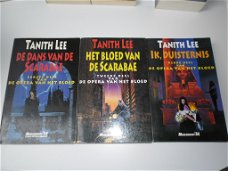 Lee, Tanith : De opera van het bloed trilogie