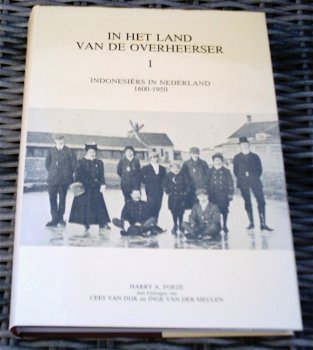 Indonesiers in Nederland 1600-1950. Poeze.ISBN 9067652016. - 0
