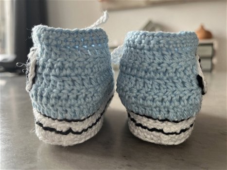 Gehaakt baby schoentjes/slofjes converse - 1