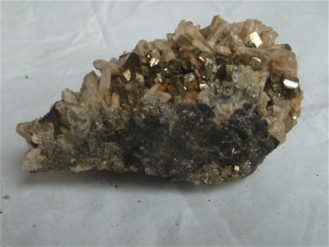 Diverse mineralen uit Peru (02) - 1