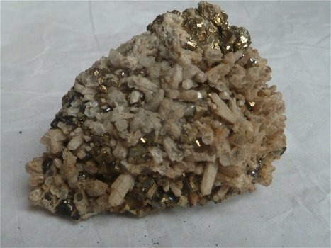 Diverse mineralen uit Peru (02) - 2
