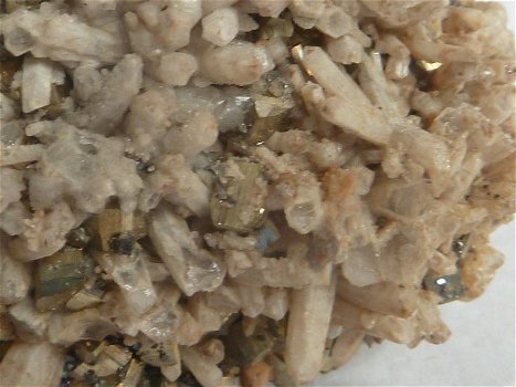 Diverse mineralen uit Peru (02) - 3