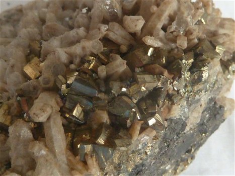 Diverse mineralen uit Peru (02) - 4