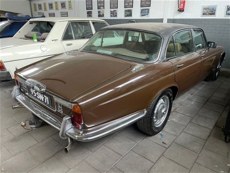 jaguar xj 5.3 v12 lpg bj 1977 zeer mooi en goed apk nieuw - 1