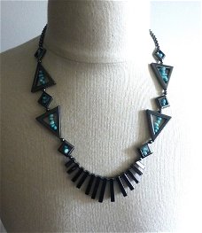 Mooi collier, hematiet en halfdelsteentjes