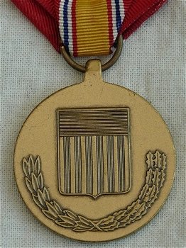 Medaille, United States Armed Forces, National Defense Service Medal, met lint & baton, jaren'60.(1) - 5