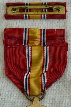 Medaille, United States Armed Forces, National Defense Service Medal, met lint & baton, jaren'60.(1) - 6