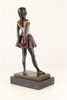 Een bronzen sculptuur van een danseresje , danseres - 7