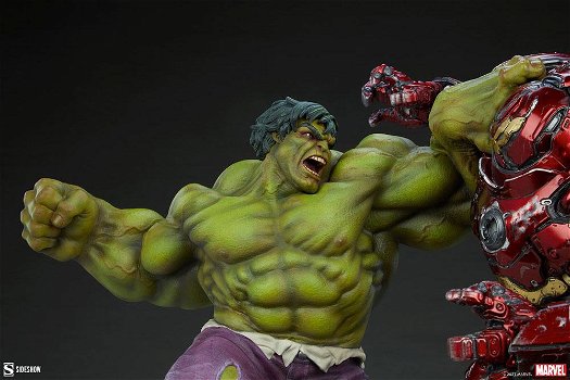 Sideshow Hulk vs Hulkbuster maquette - 1