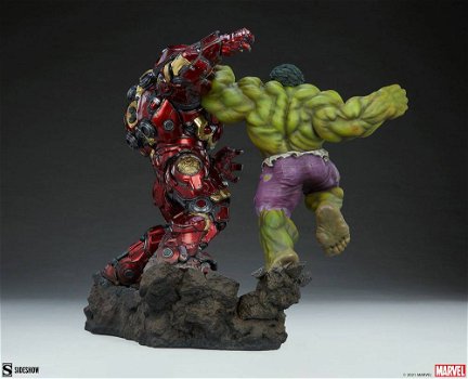 Sideshow Hulk vs Hulkbuster maquette - 2