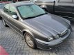 jaguar x-type 2.2 diesel sedan 4drs bj2008 116dkm zeer mooi nl auto nieuwe apk loopt en rijd perfect - 1 - Thumbnail