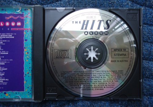 Te koop de originele verzamel-CD The Hits Album Volume 10. - 5