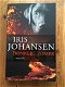 Iris Johansen met Donkere zomer - 0 - Thumbnail