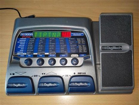 Digitech RP300 met drum en stem tuner ingebouwd - 0