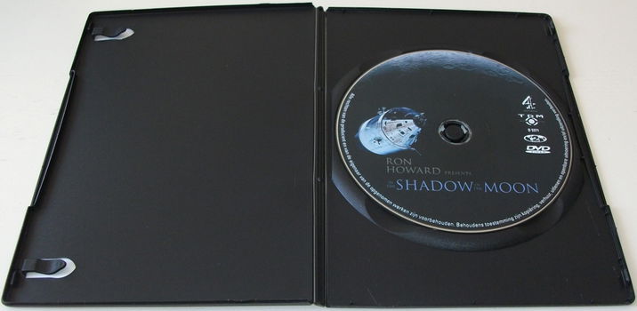 Dvd *** IN THE SHADOW OF THE MOON *** - 3