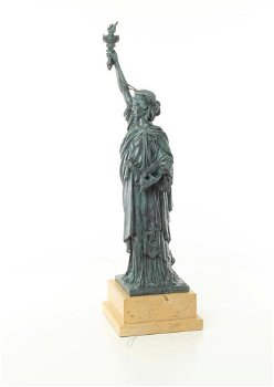 Een brons beeld , het vrijheids beeld - 2