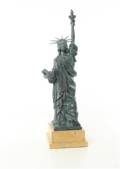 Een brons beeld , het vrijheids beeld - 4