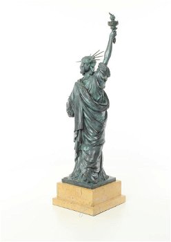 Een brons beeld , het vrijheids beeld - 5