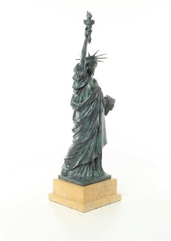 Een brons beeld , het vrijheids beeld - 7