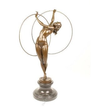 bronzen sculptuur ,dansende vrouw met ringen - 0