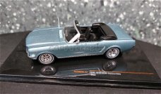 Ford Mustang convertible 1965 blauw 1/43 Ixo V916