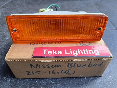 Nissan Bluebird (84-85) U11 Knipperlicht Lucid 215-1616 Links NOS - 0