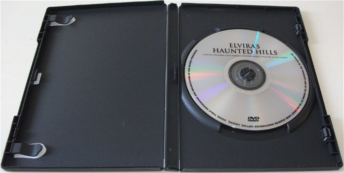 Dvd *** ELVIRA'S HAUNTED HILLS *** - 3