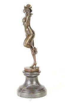 brons beeld , pikante dansesres - 2