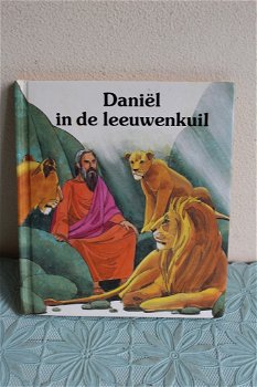 Daniel in de leeuwenkuil - mini diorama boek - 0