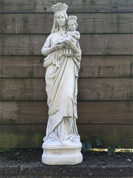 beeld Moeder Maria met kindje Jezus - 0