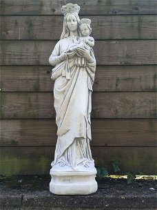 beeld Moeder Maria met kindje Jezus