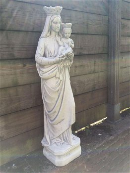 beeld Moeder Maria met kindje Jezus - 2