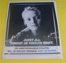 Sticker de Amsterdamse politie wil je graag hebben.