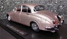 Jaguar MK II 3.8 LHD 1959 pearl silver 1/18 KK Scale - 2 - Thumbnail