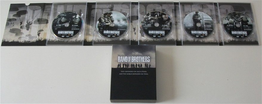 Dvd *** BAND OF BROTHERS *** 4-DVD Boxset - 3