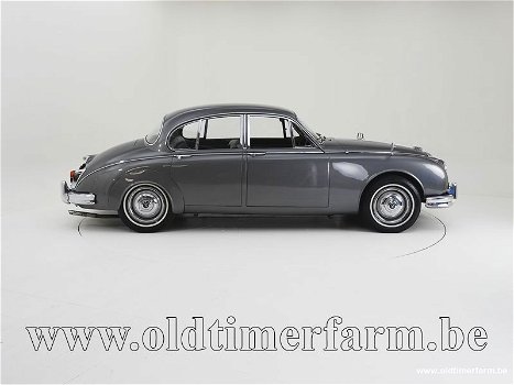 Daimler Double V250 '63 CH42bw - 2