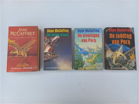 Anne McCaffrey - Drakenrijders van Pern - 0