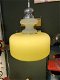 Groovy Gele UFO-lamp in Geel acryl en metaal. - 0 - Thumbnail