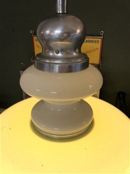Groovy Gele UFO-lamp in Geel acryl en metaal. - 3