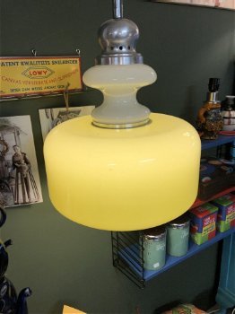 Groovy Gele UFO-lamp in Geel acryl en metaal. - 7