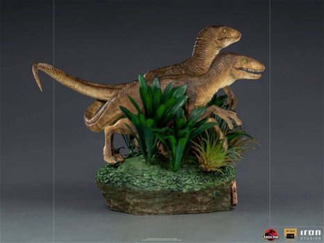 Iron Studios Jurassic Park Deluxe Statue Just The Two Raptors - 2